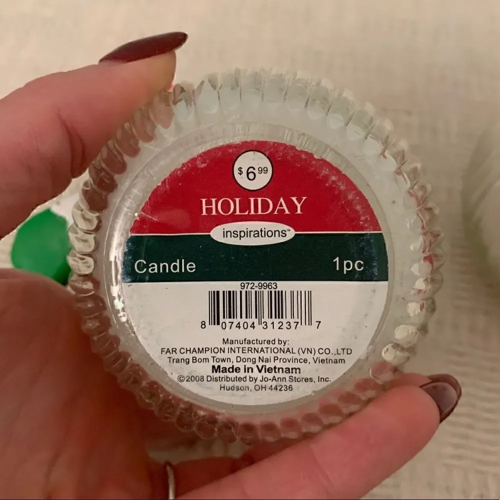 Holiday Mitten Candles